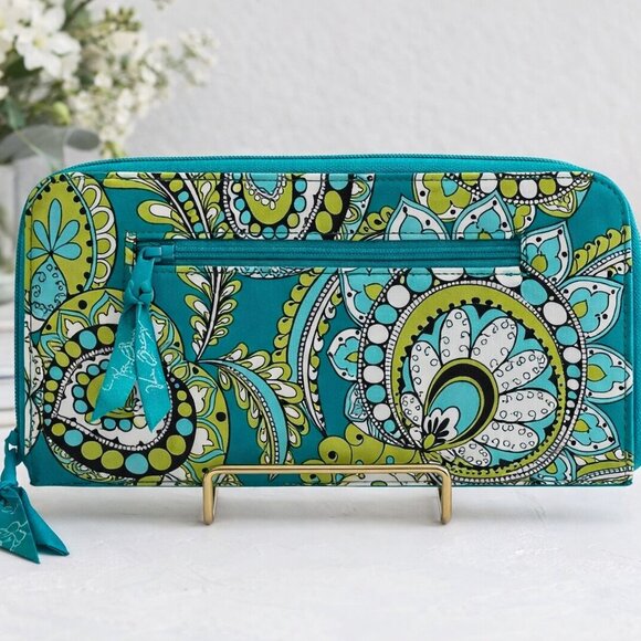 Vera Bradley Large Zip Travel Organizer Wallet – Peacock Print (Retired 2011) - Picture 1 of 6